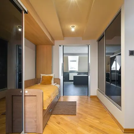 3 Floor Luxury 150 M2- Downtown View Apartment